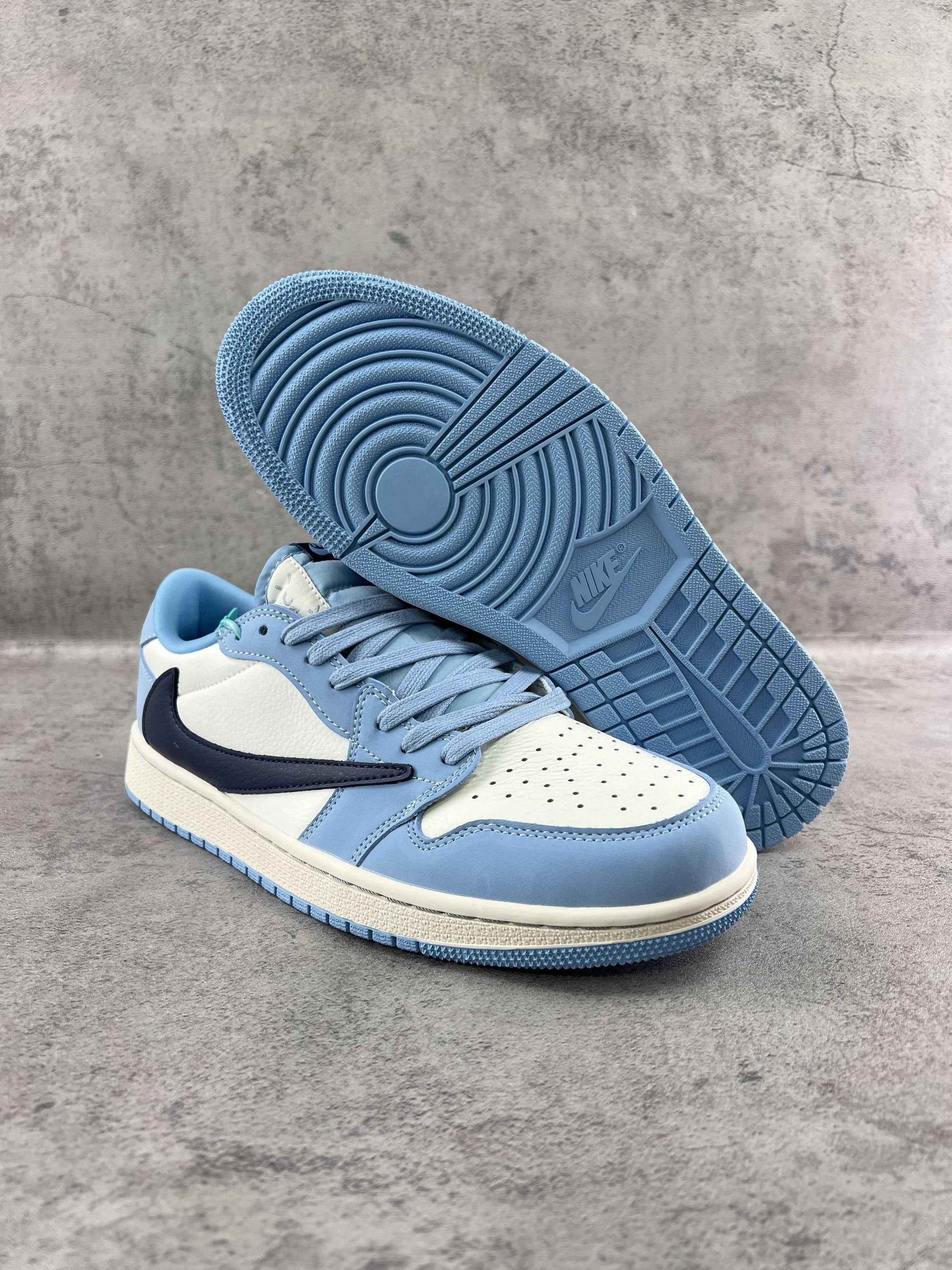 Custom Travis Scott x Air Jordan 1 DM7688 400