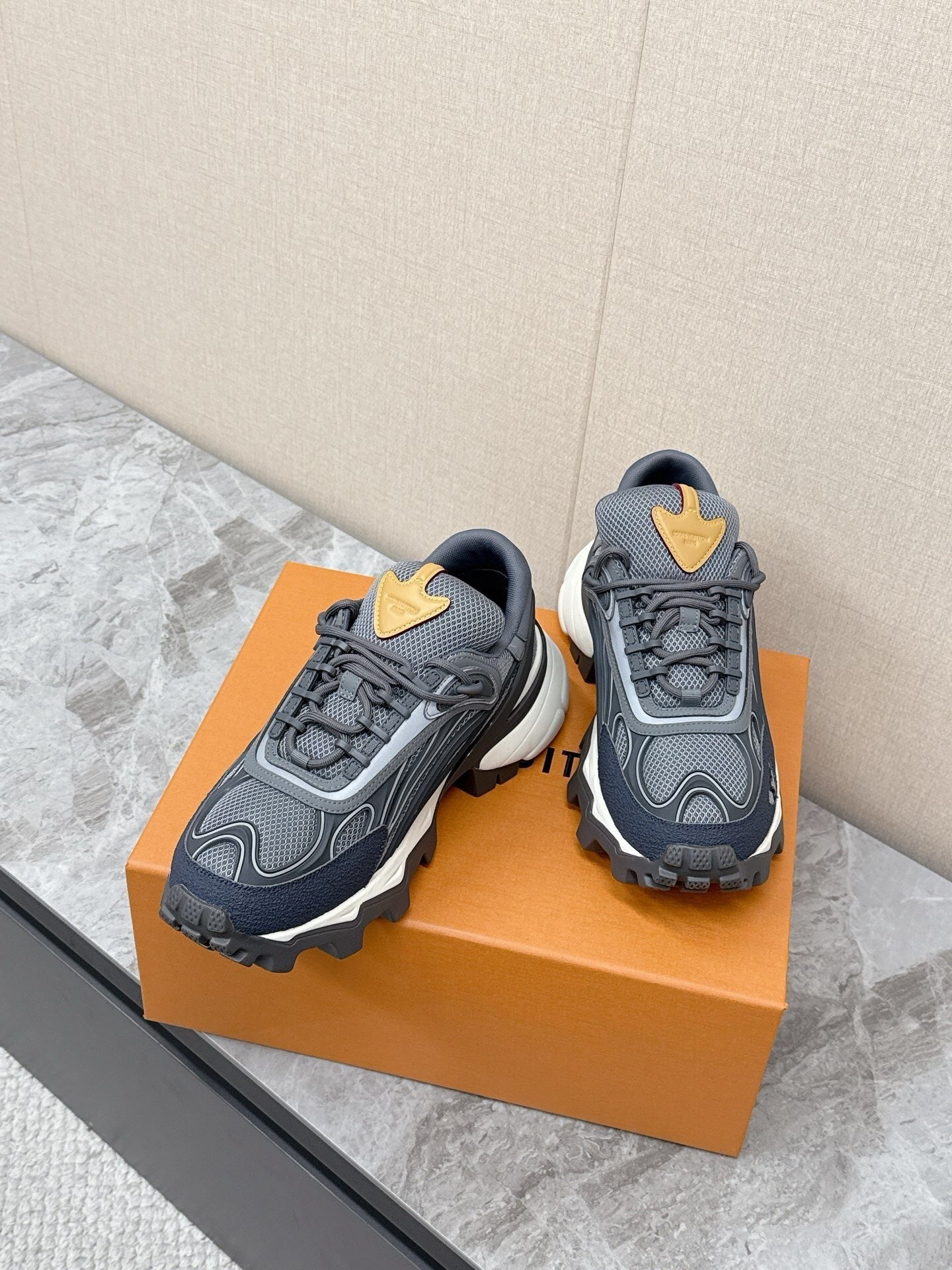 LV Monogram Runner AS00440 - Wolvess
