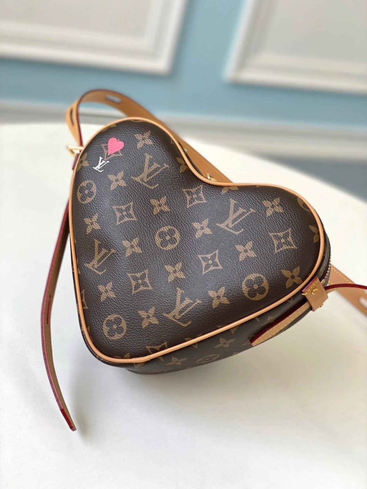 LV Game On Cœur MONOGRAM Nicolas Ghesquière A02