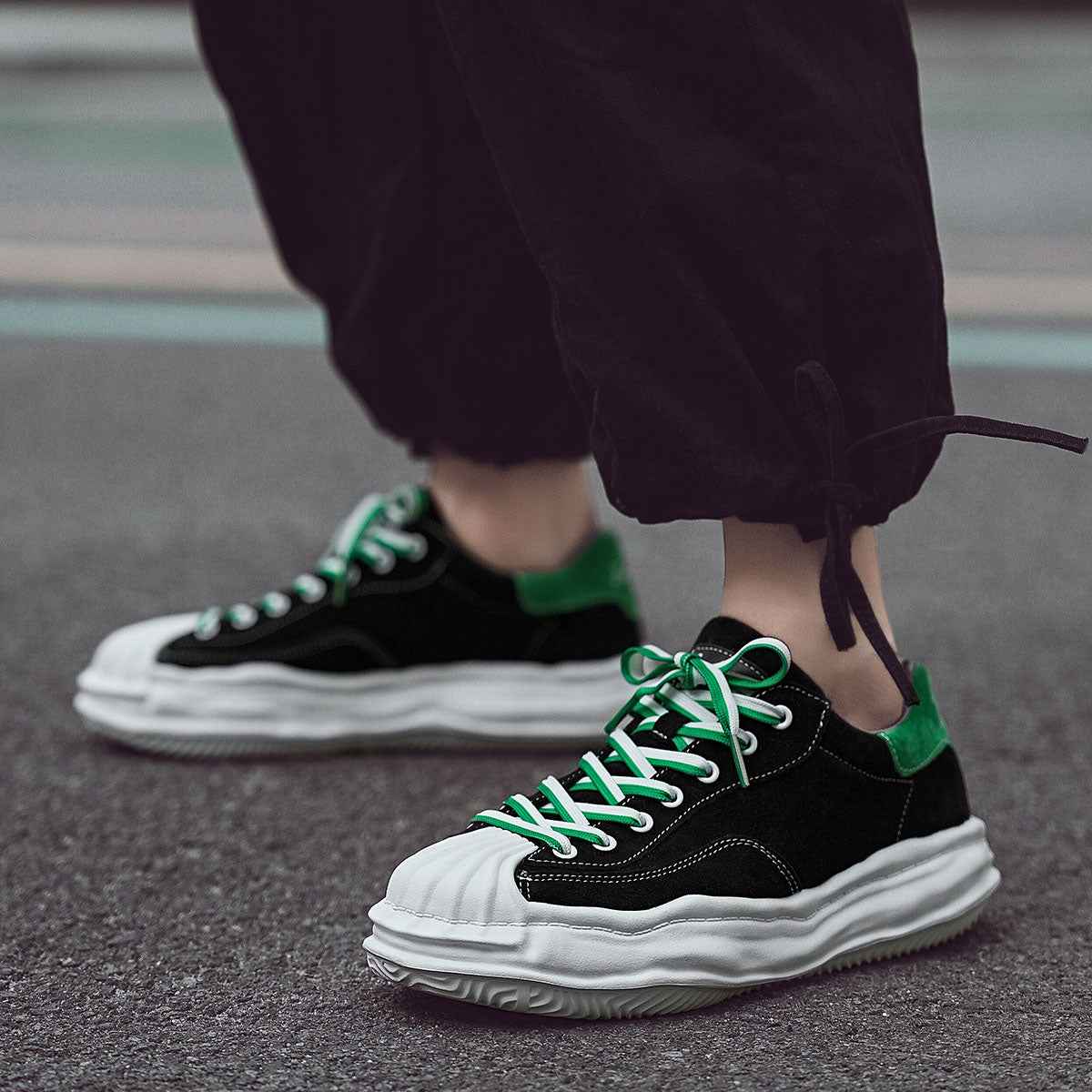 LQ225 EMA 11 Sneakers