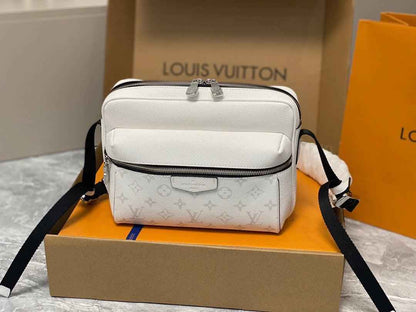 LV Taigarama Outdoor M30233