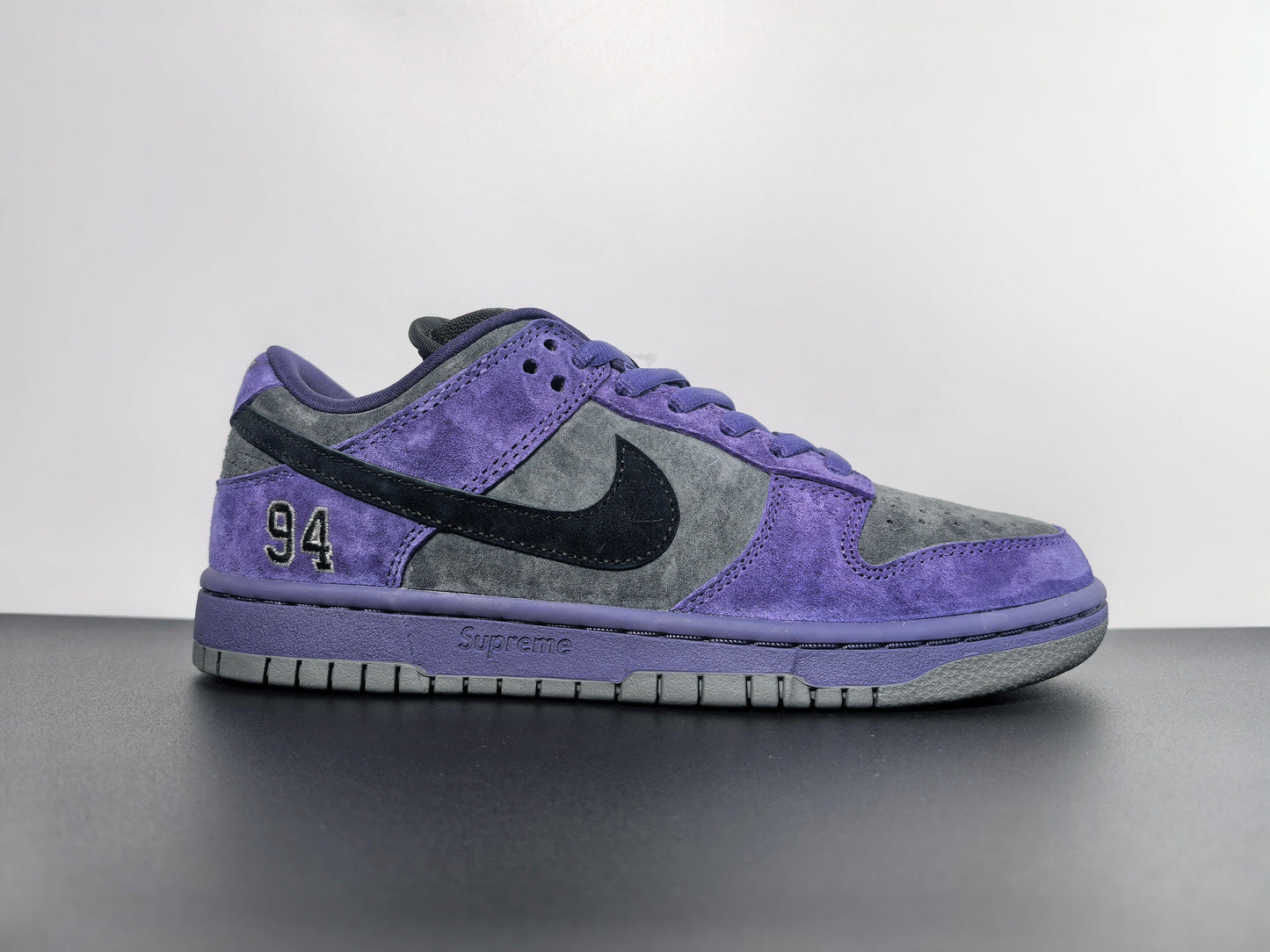 Supreme x Dunk SB LOW PRO OG QS Luxury Urban Wear