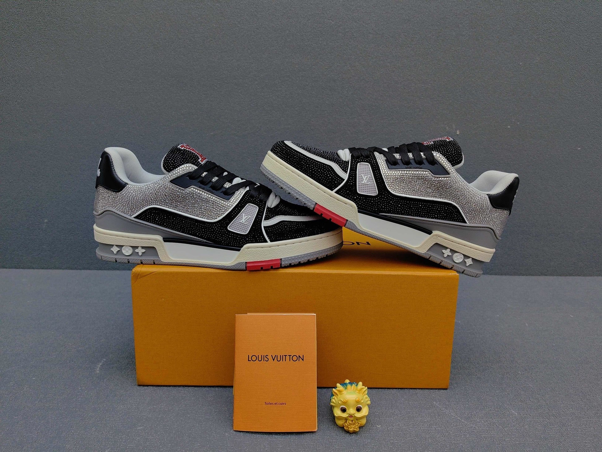 Virgil Abloh x LV Monogram Sneakers AS00400-03 air force 1 low