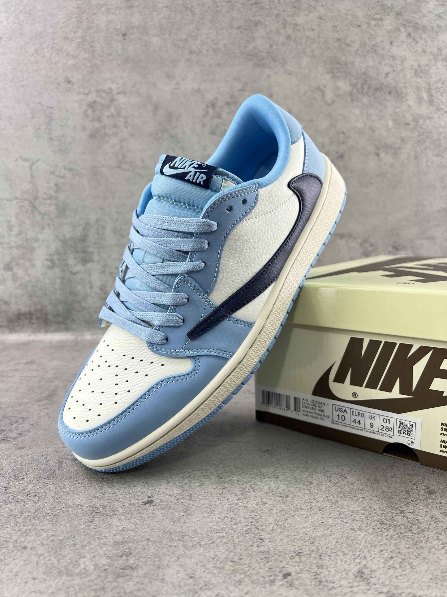 Custom Travis Scott x Air Jordan 1 DM7688 400