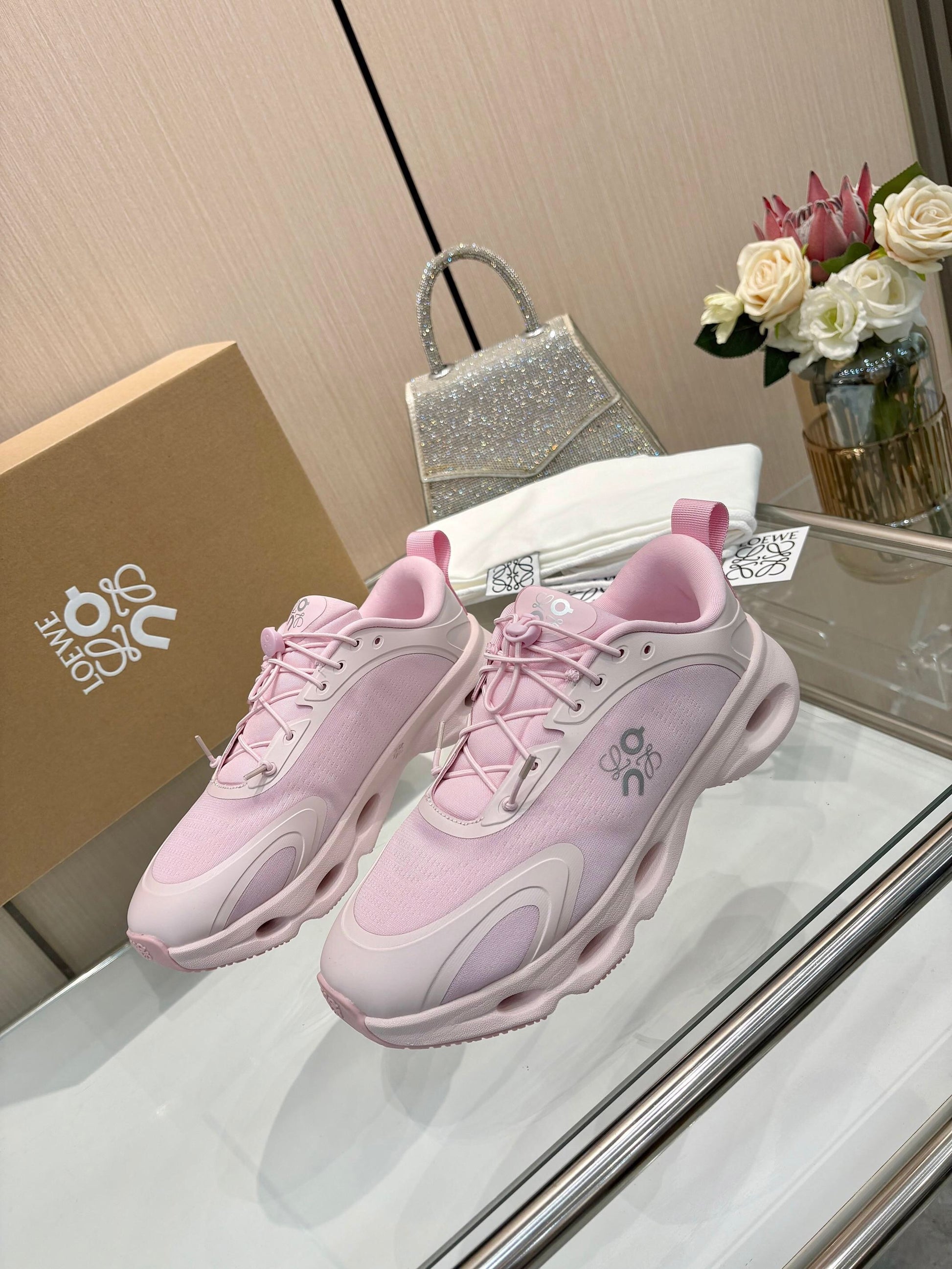 LOEWE x On Cloudsolo loewe