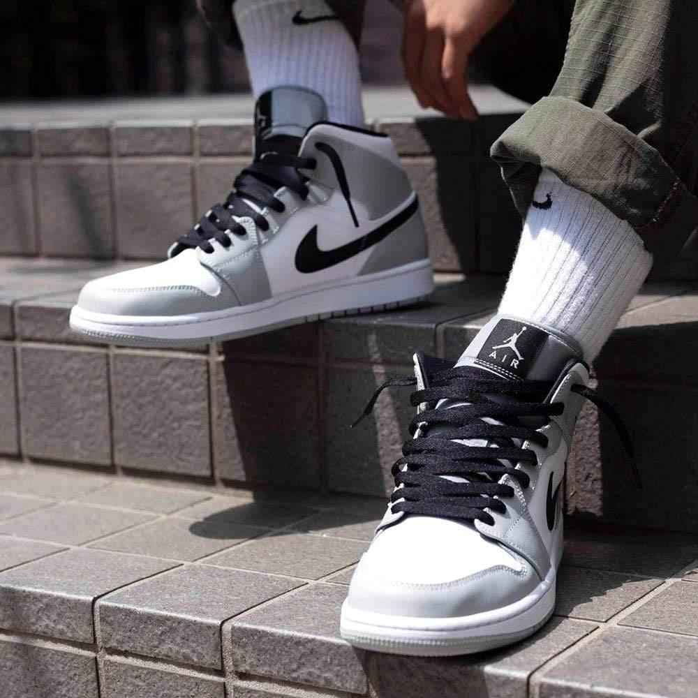 Air Jordan 1 Mid 'Smoke Grey' - Trendy Sneakers for Any Occasion