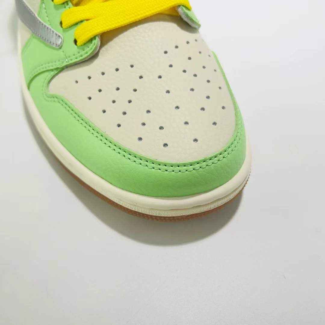 Designer Air Jordan 1 Travis Scott DN6901 092 - Limited Edition Sneakers