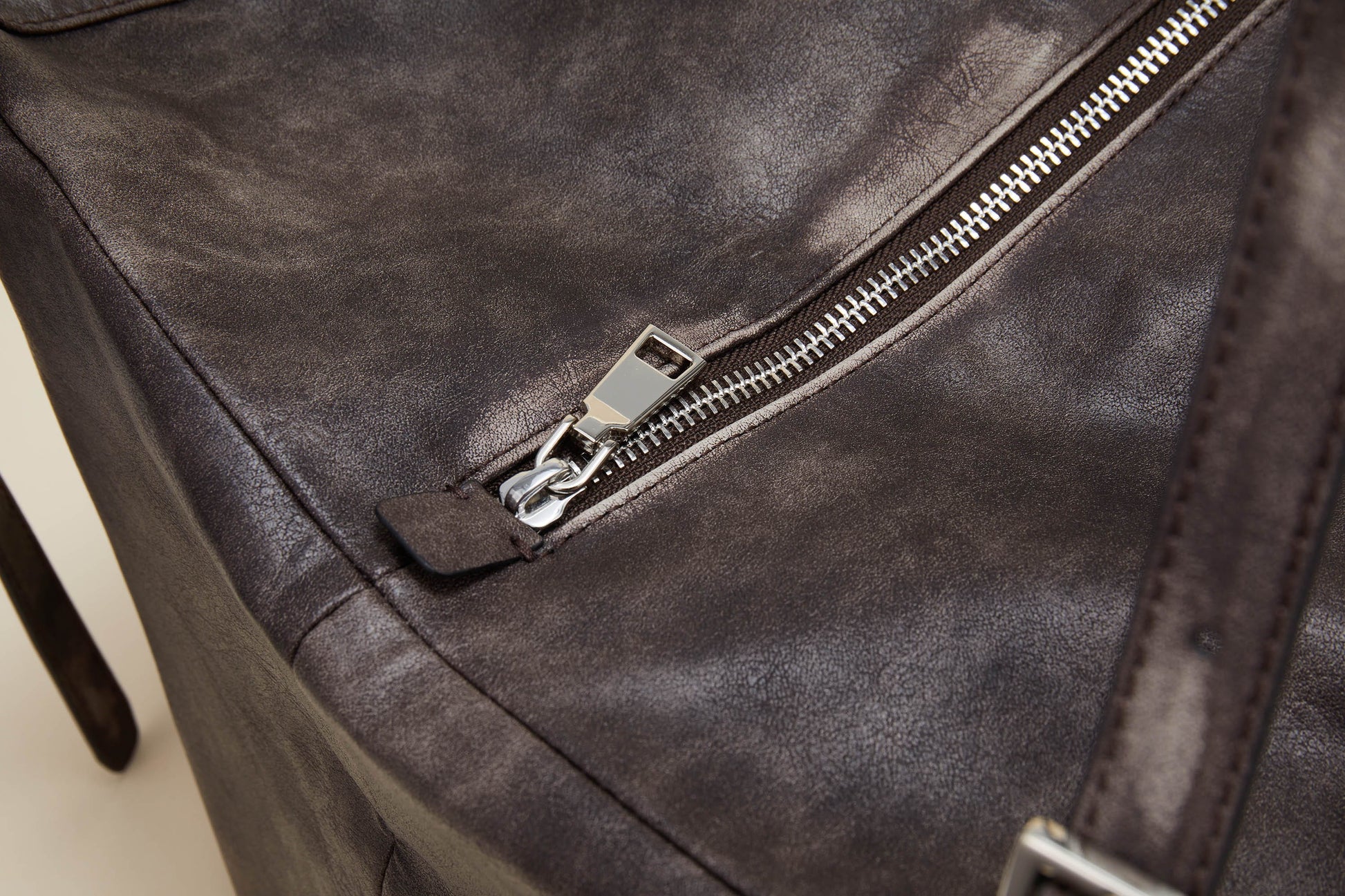 Distressed Leather Hobo Bag - Wolvess