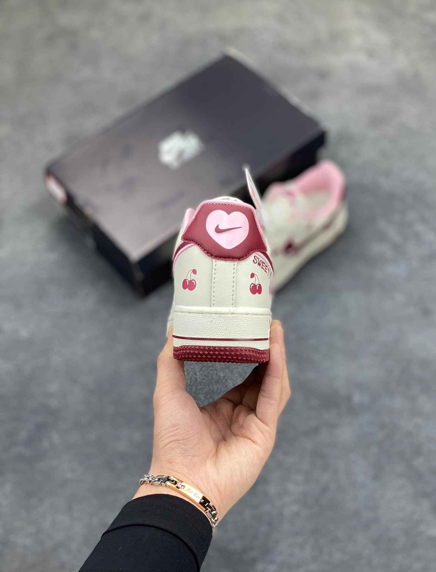 Custom Air Force 1'07 Low Valentine's Day