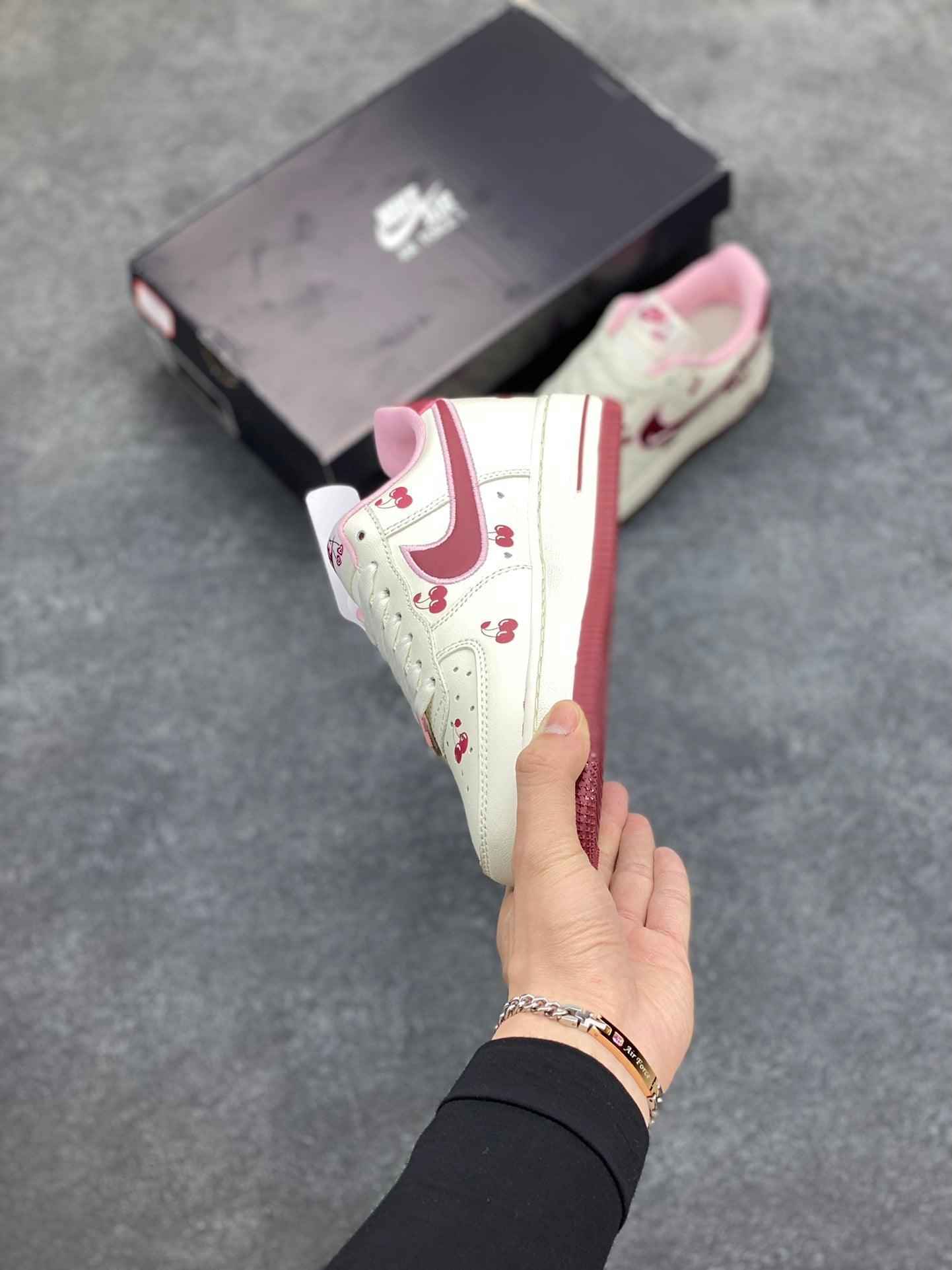 Custom Air Force 1'07 Low Valentine's Day