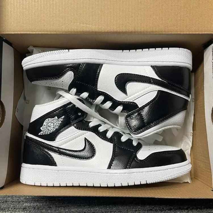 Custom Air Jordan 1 Black Retro High Q