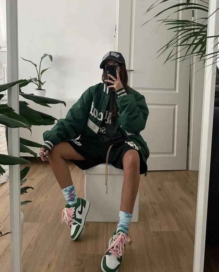 Custom Air Jordan 1 Dutch Green High Q – Unique Style and Comfort