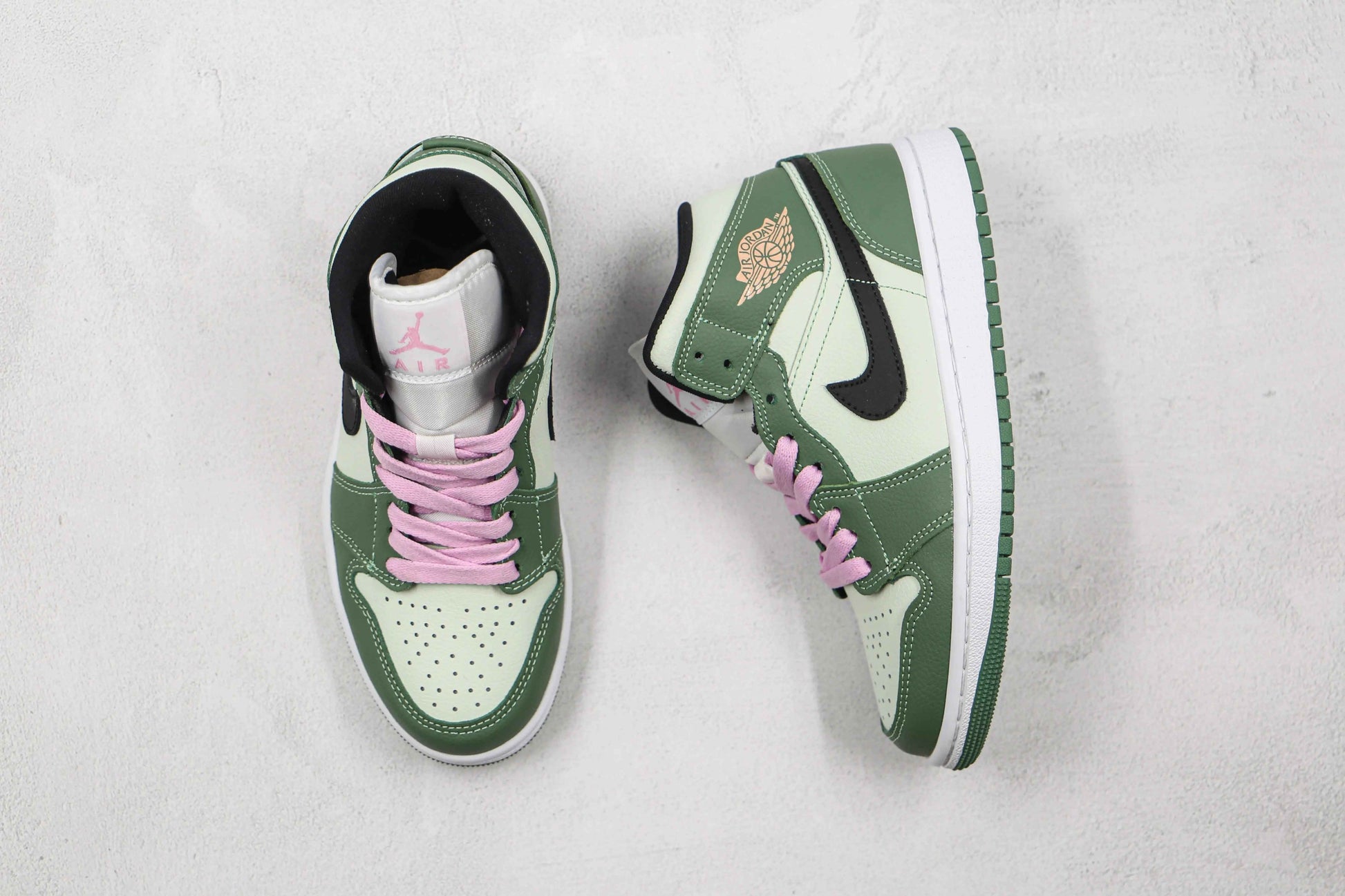 Custom Air Jordan 1 Dutch Green High Q – Unique Style and Comfort