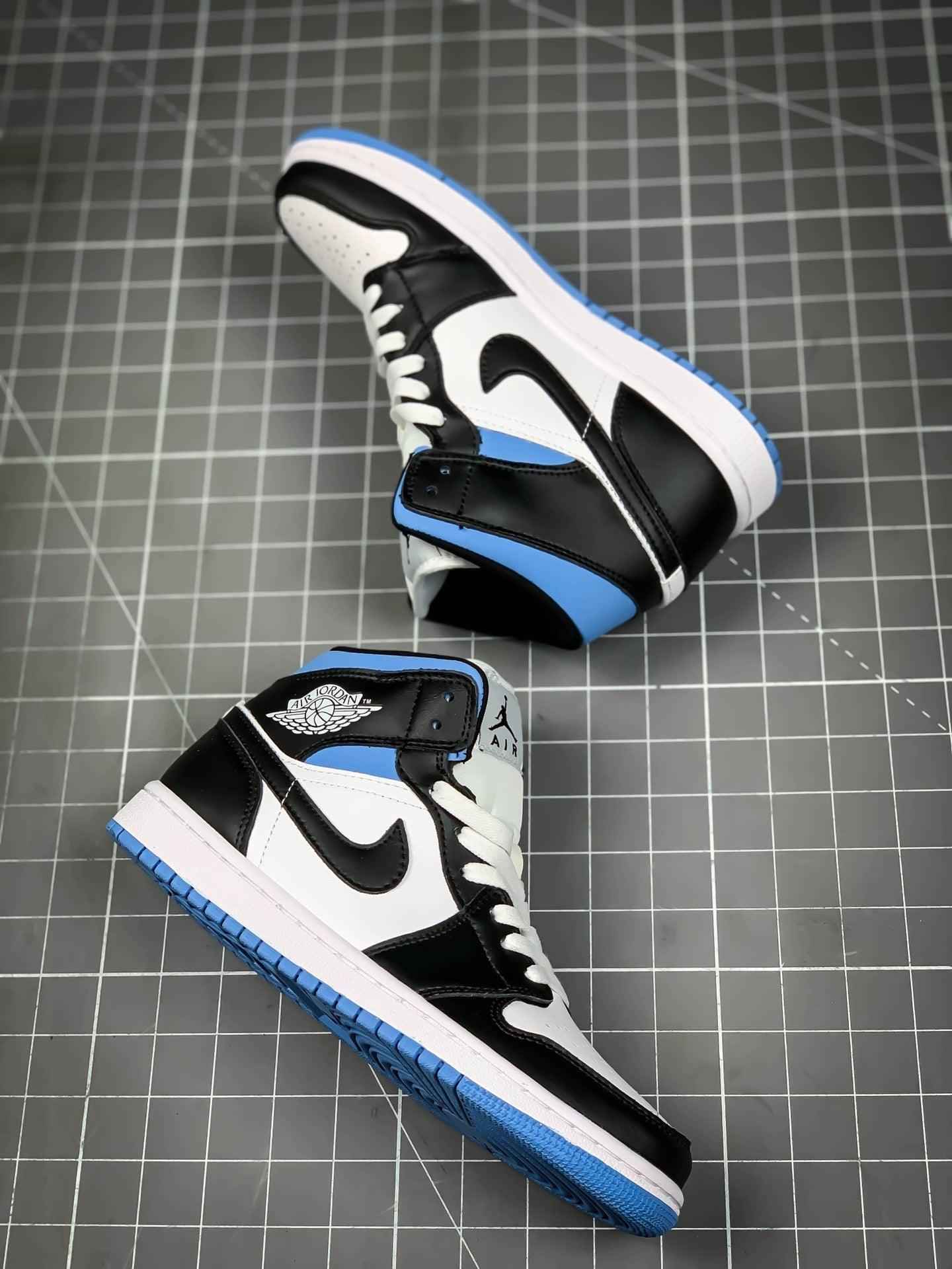 Custom Air Jordan 1 Mid AJ1 554724-117