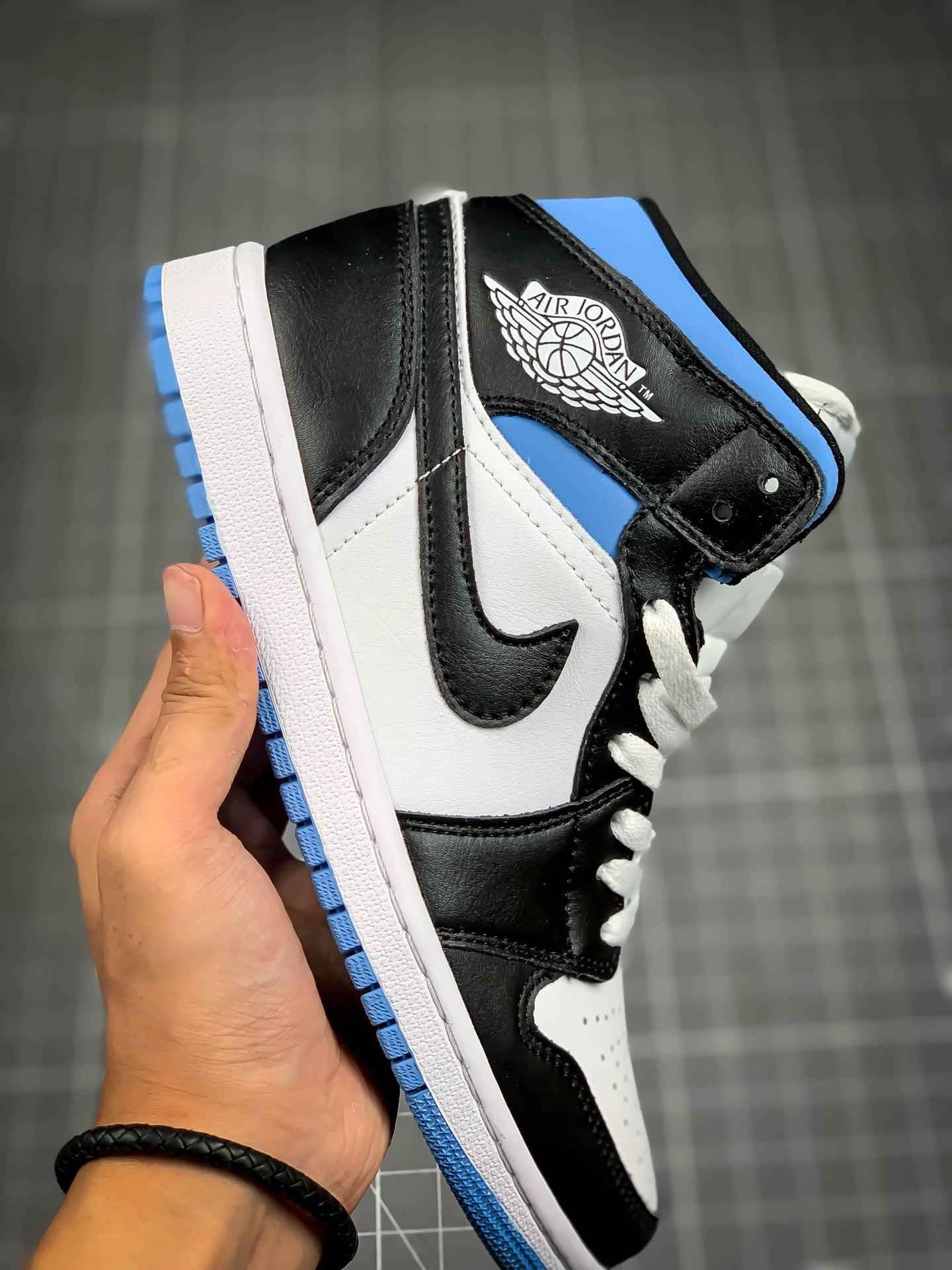 Custom Air Jordan 1 Mid AJ1 554724-117