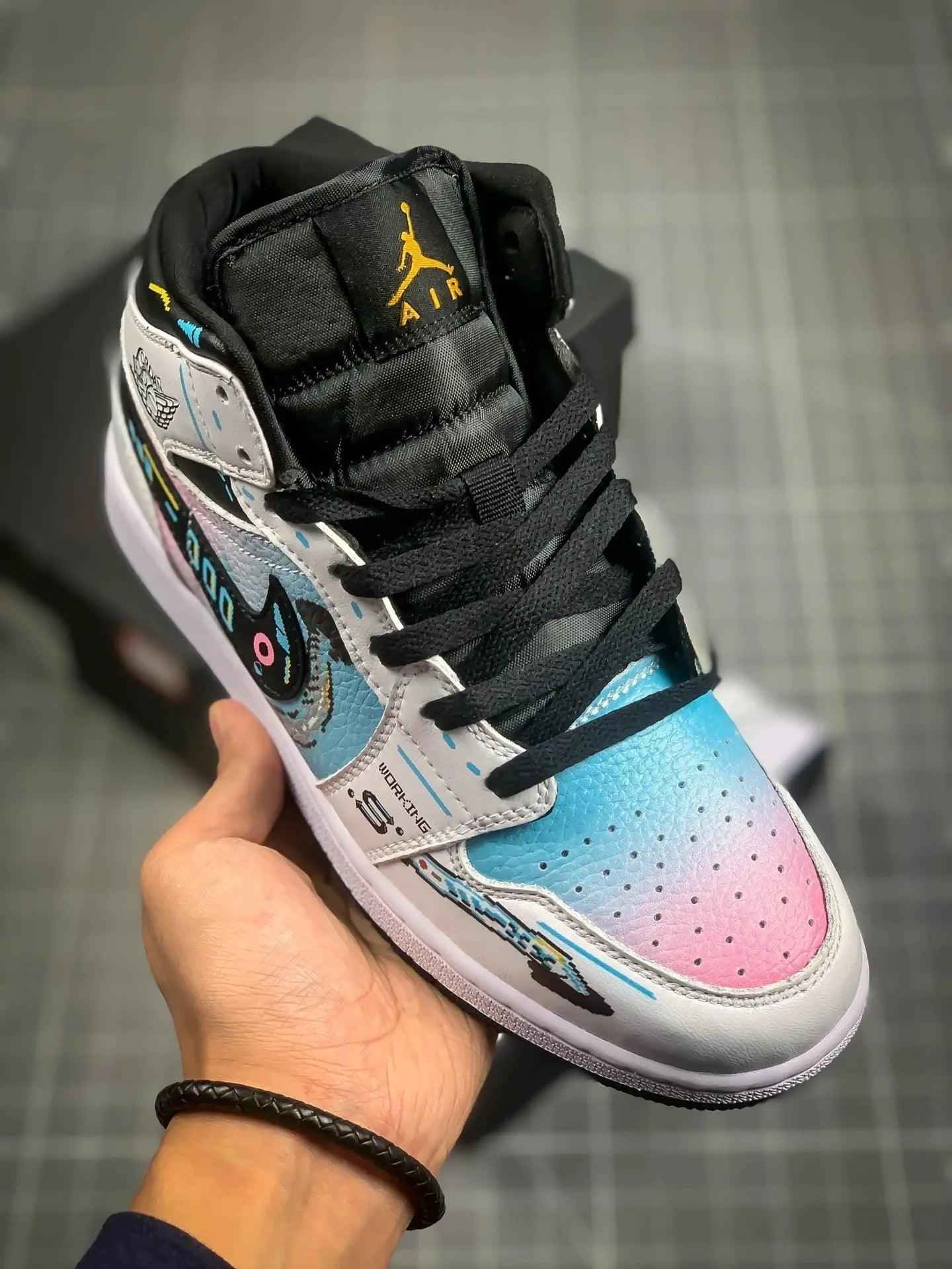 Custom Air Jordan 1 Mid AJ1