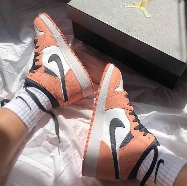 Custom Air Jordan 1 Pink Quartz Sneakers