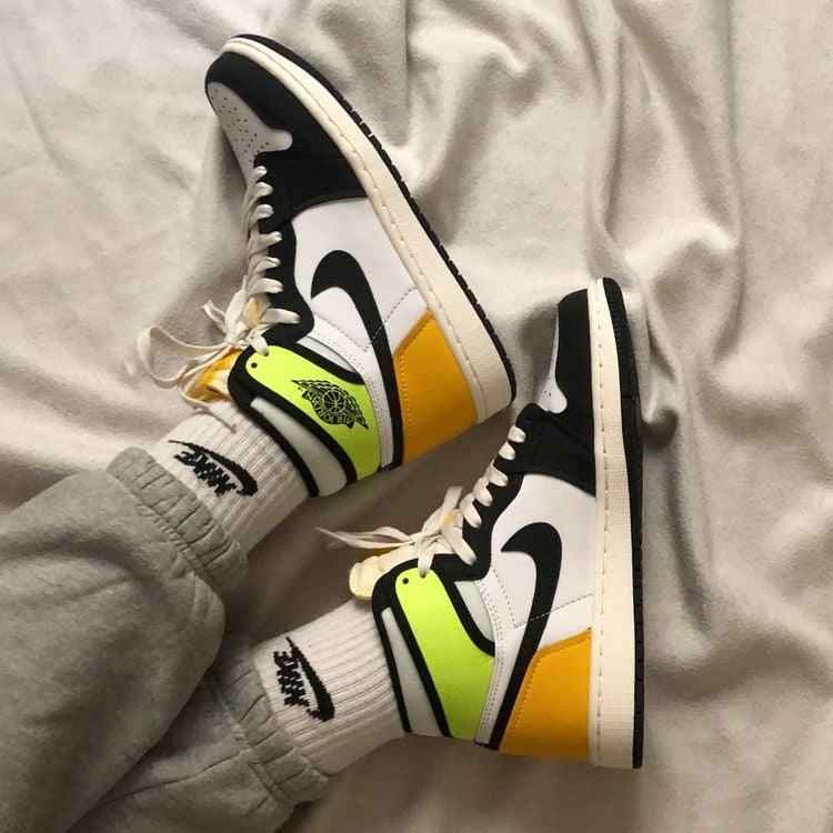 Custom Air Jordan 1 Vlot Gold High Q