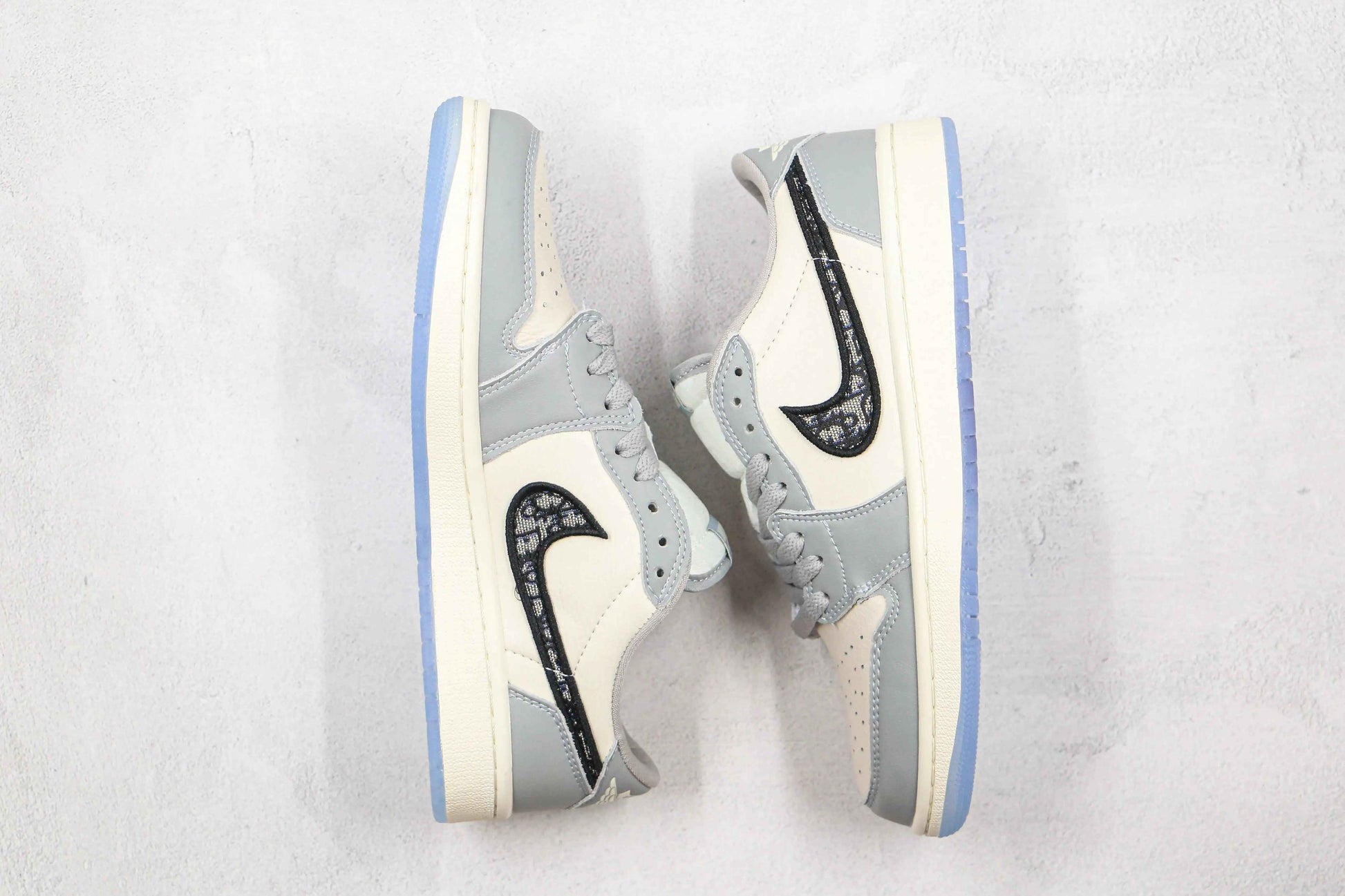 Custom Air Jordan 1 x DİOR High OG