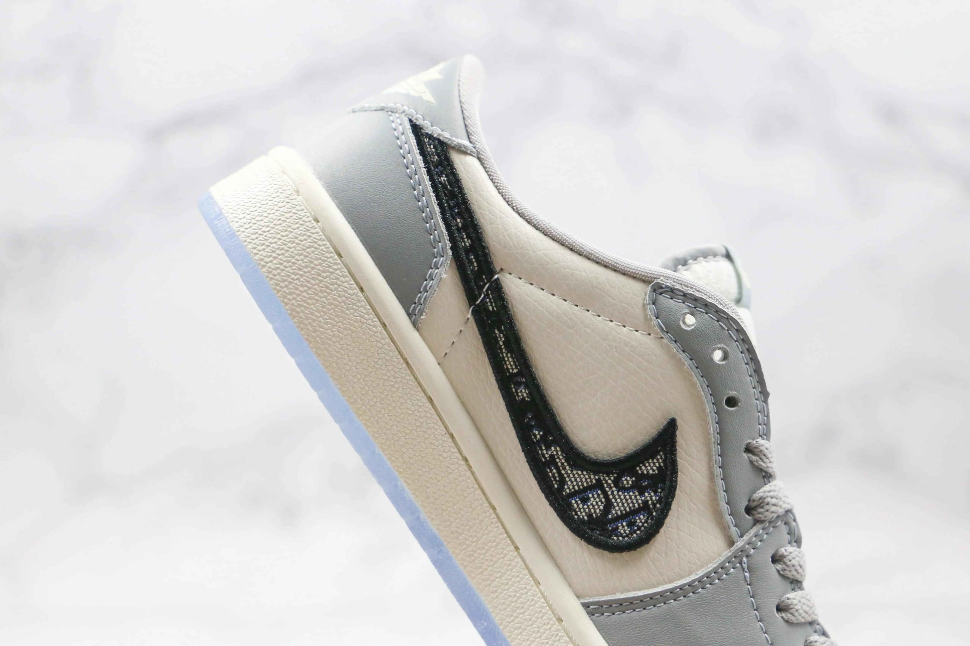 Custom Air Jordan 1 x DİOR High OG