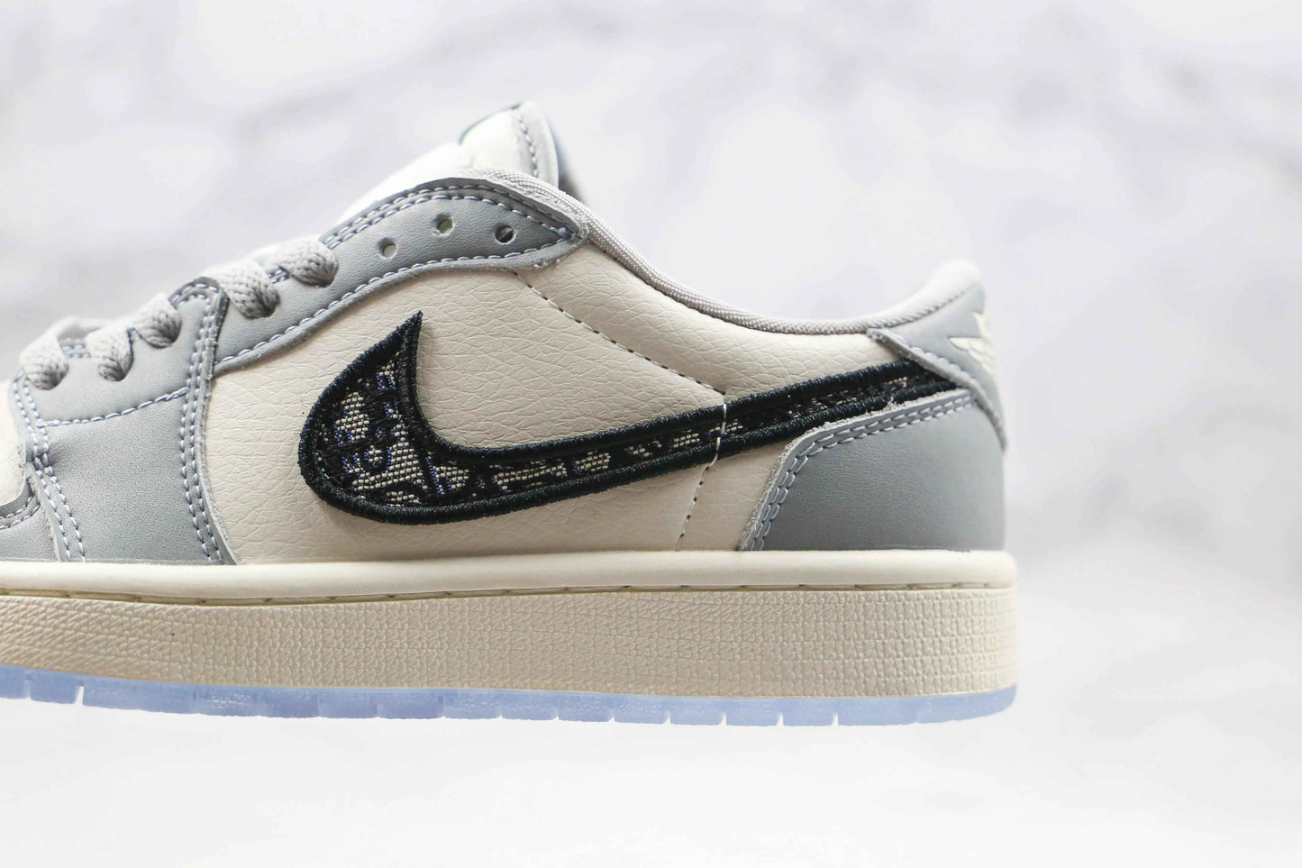 Custom Air Jordan 1 x DİOR High OG