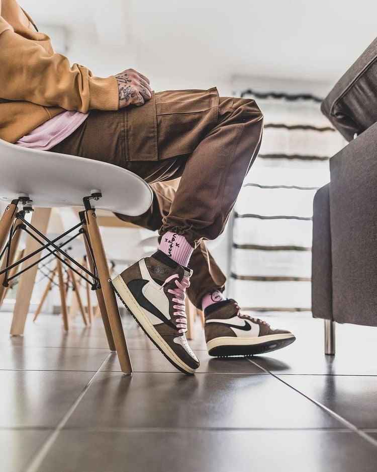 Custom Air Jordan 1 x Travis Scott AJ1