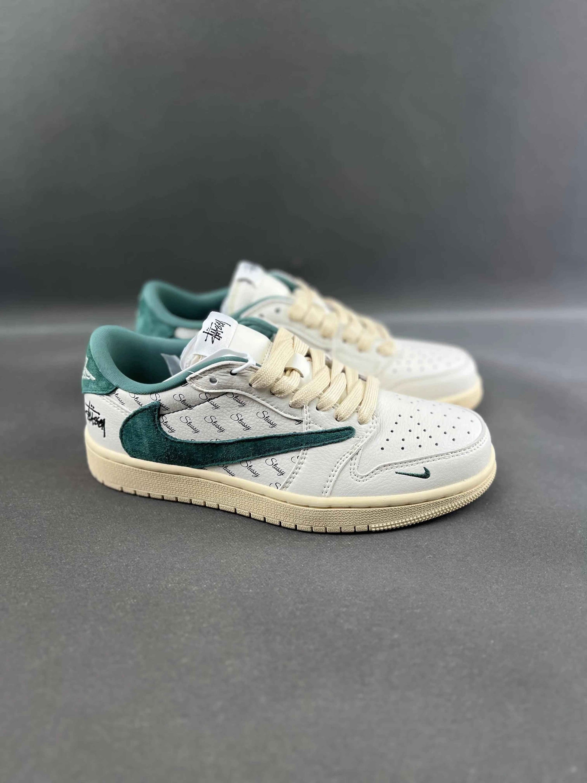 Custom Air Jordan 1 x Travis Scott x Stüssy YQ2088-669