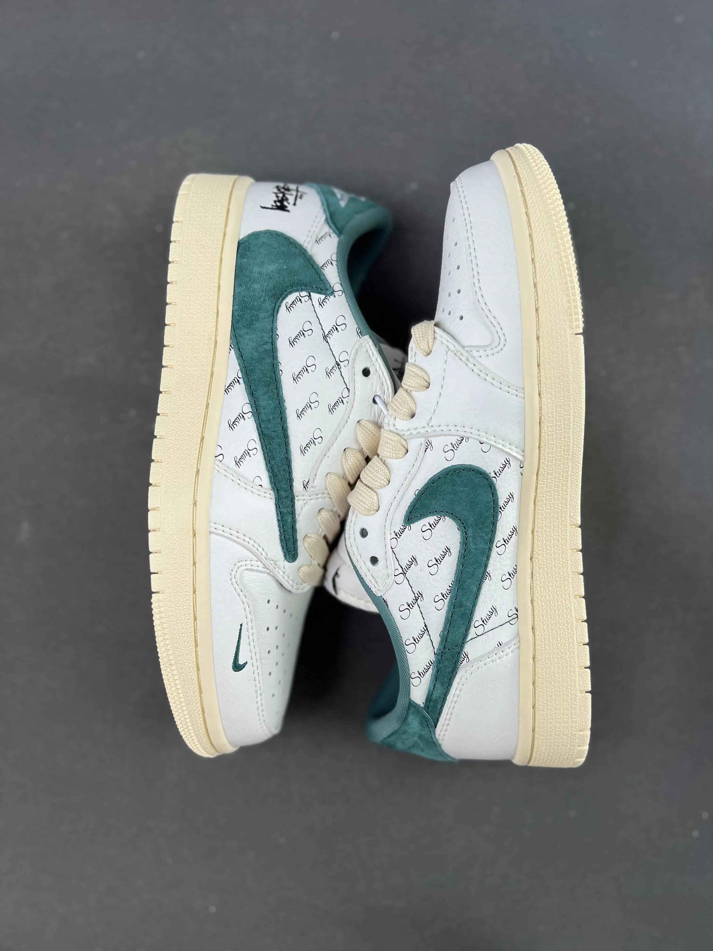 Custom Air Jordan 1 x Travis Scott x Stüssy YQ2088-669