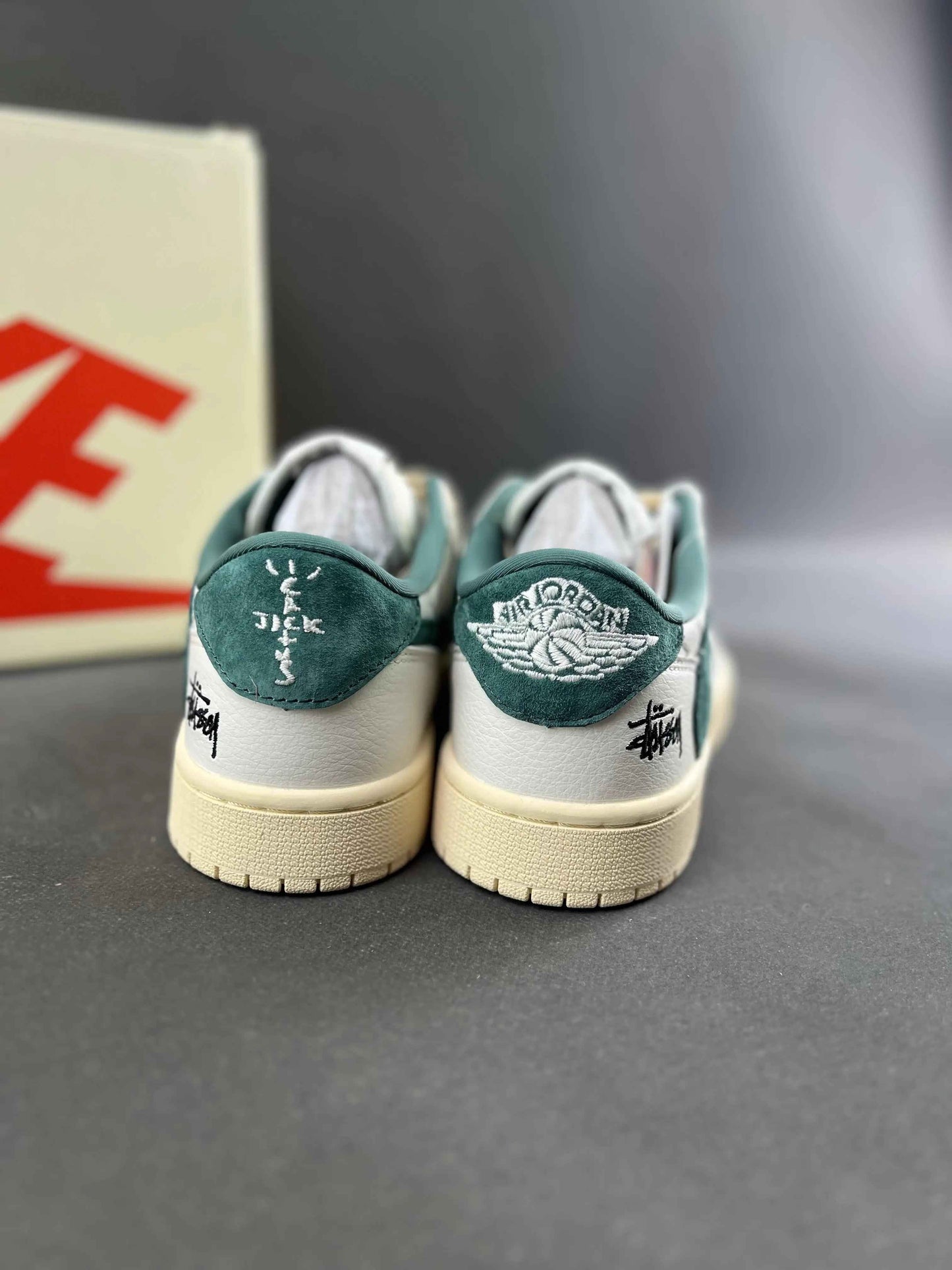 Custom Air Jordan 1 x Travis Scott x Stüssy YQ2088-669