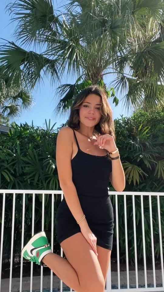 Custom GREEN Jordan 1 High Q