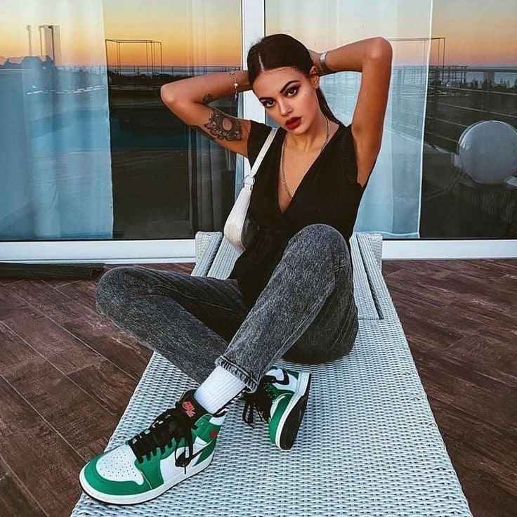 Custom GREEN Jordan 1 High Q