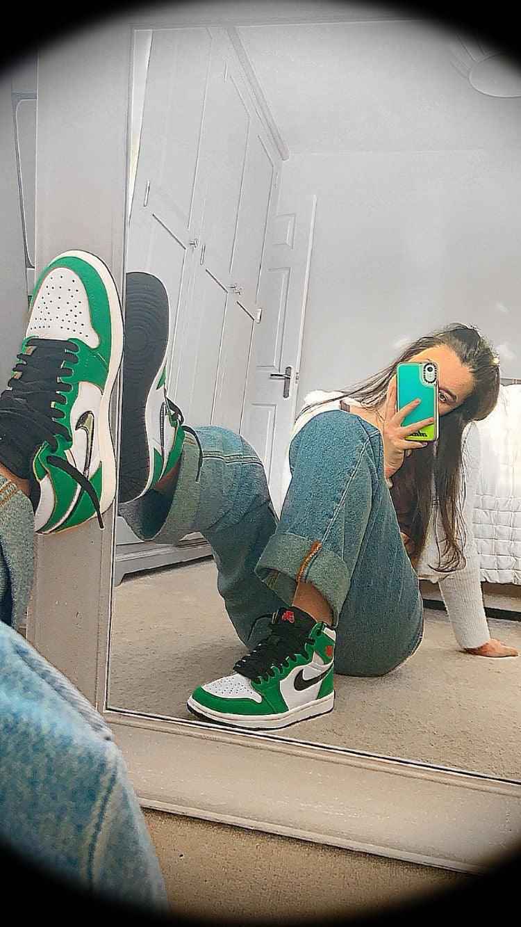 Custom GREEN Jordan 1 High Q