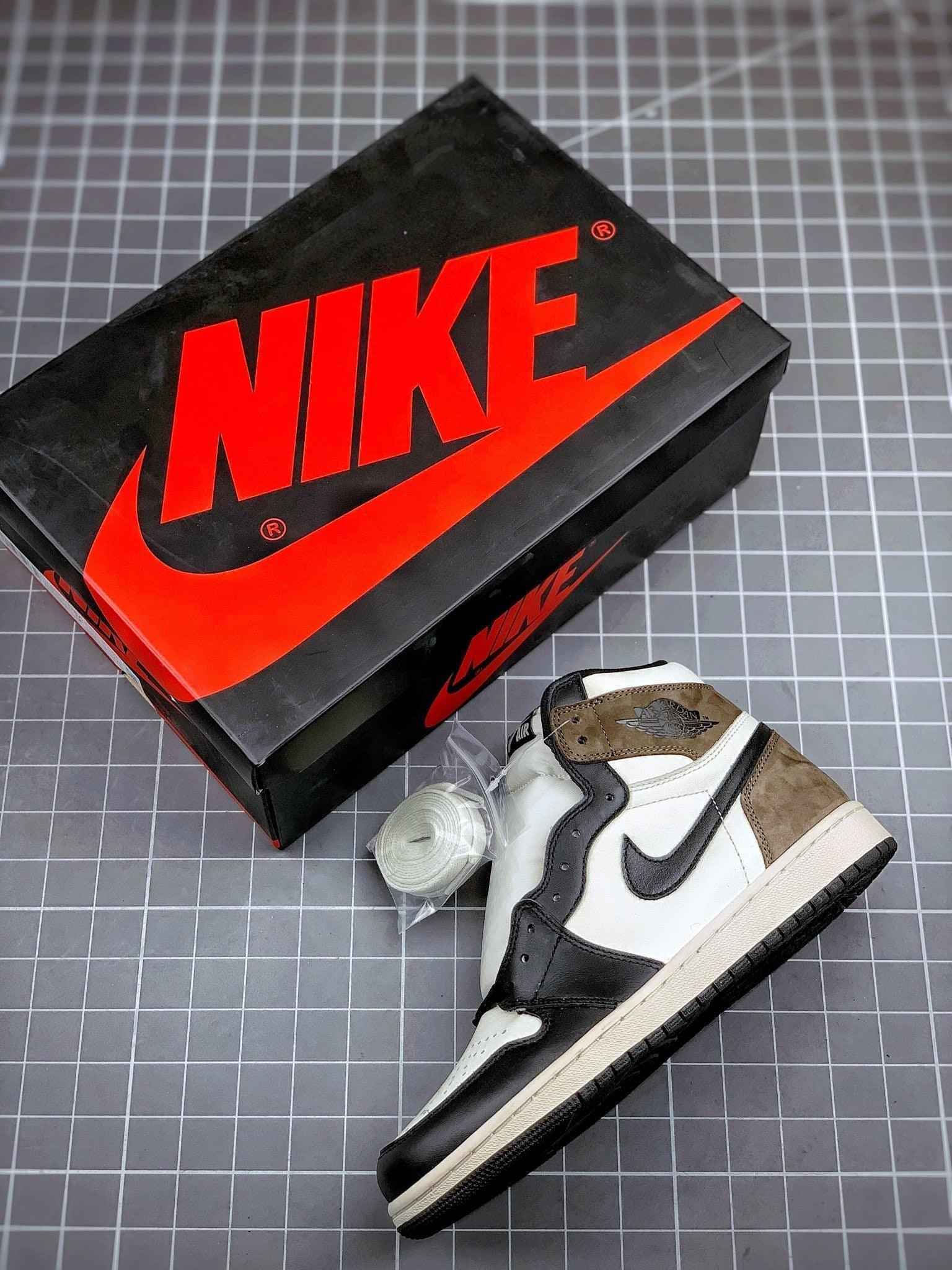 Custom Jordan 1 Retro High Dark Mocha - 555088-105