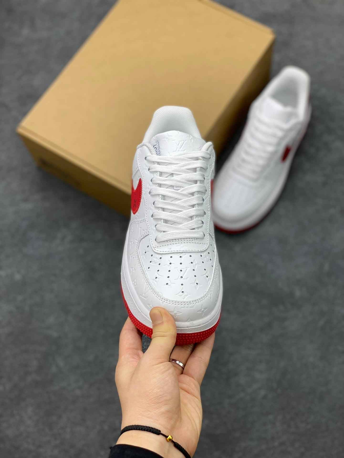 Custom Nk Air Force 1'07 x LV Low Air Sole LD0212