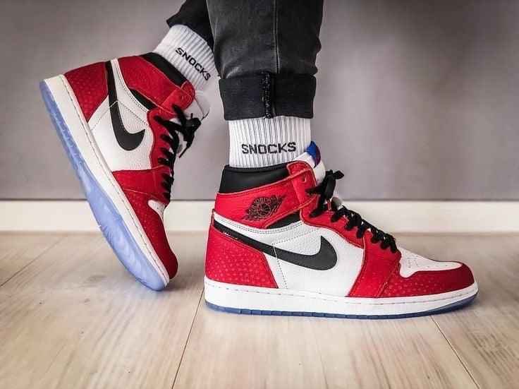 Custom RED Black White Jordan 1 CHICAGO Sneakerhypes