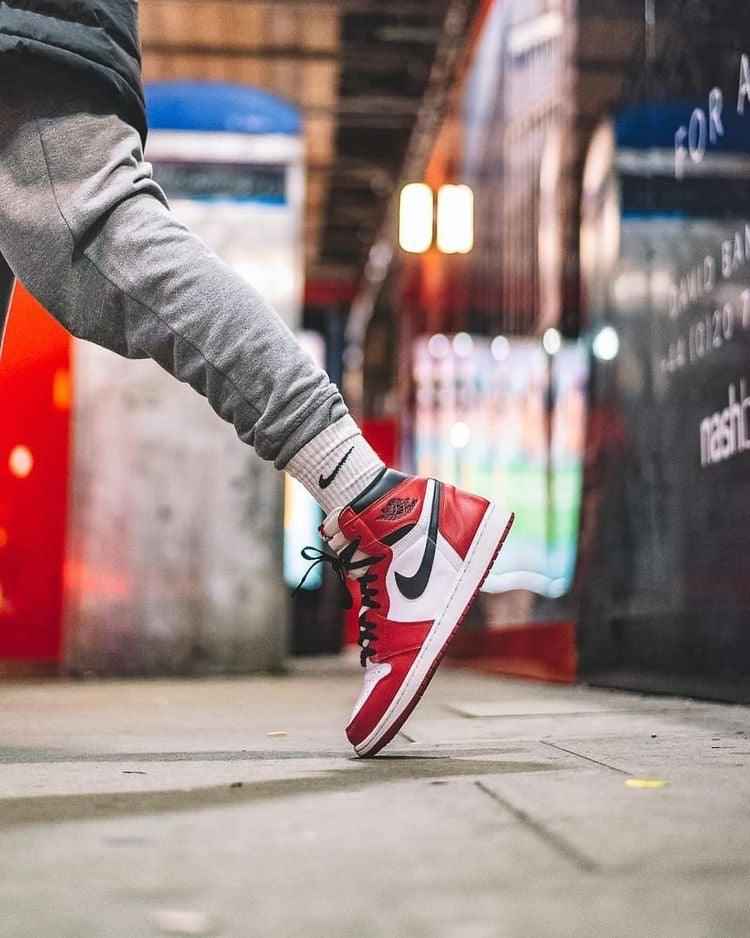 Custom RED Black White Jordan 1 CHICAGO Sneakerhypes