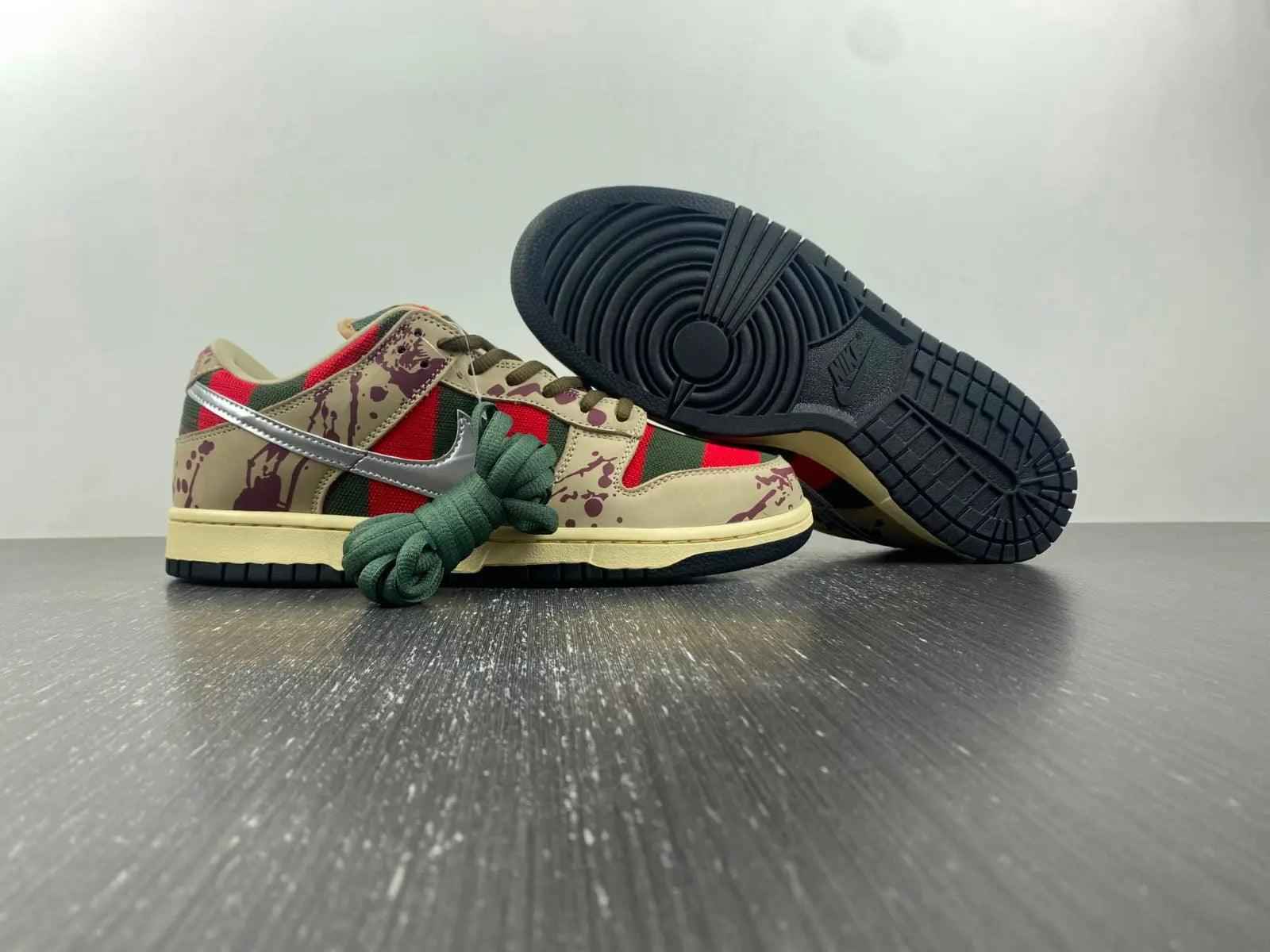Custom SB Dunk Low “Freddy Krueger”