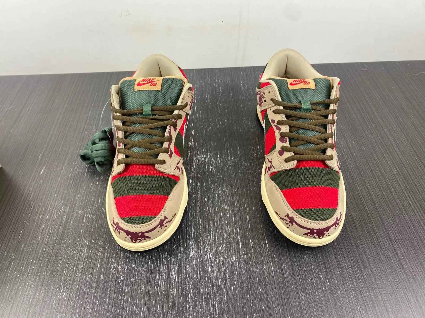 Custom SB Dunk Low “Freddy Krueger”