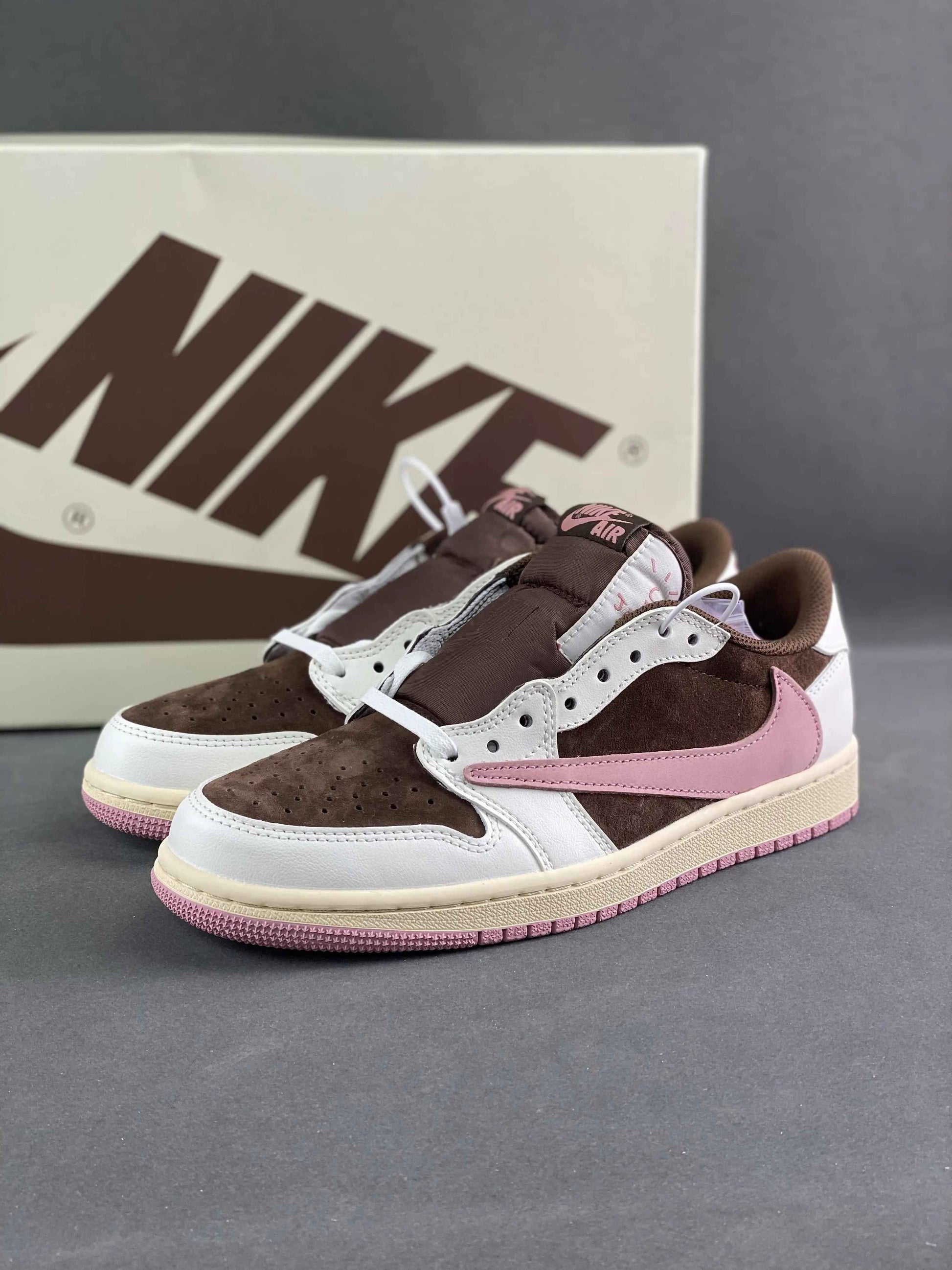 Custom Travis Scott x Air Jordan 1 Low DX4131-206