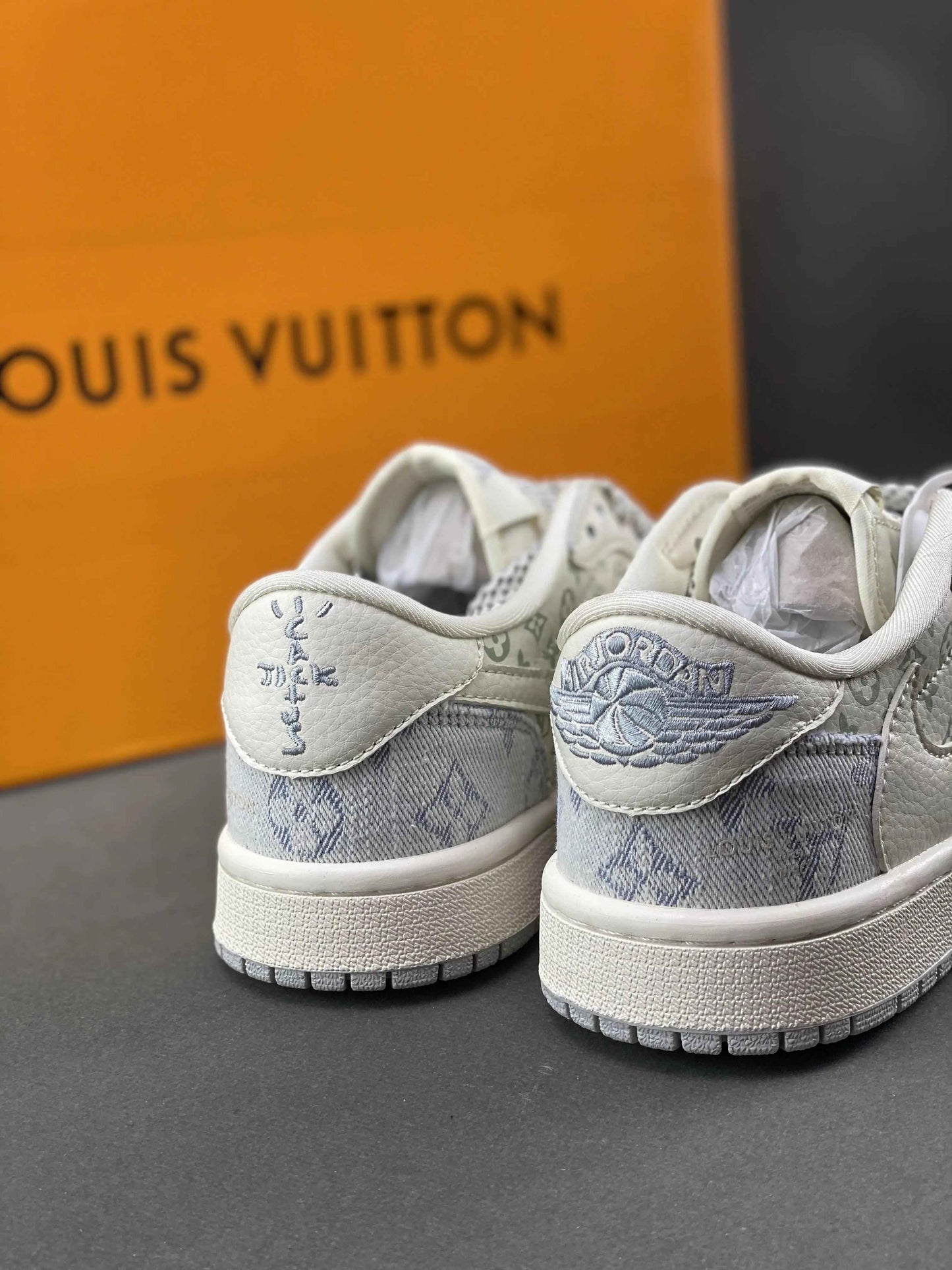 Custom Travis Scott x Air Jordan 1 x LV SJ2068-007
