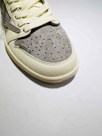 Designer Air Jordan 1 Travis Scott × Supreme XS3086 004