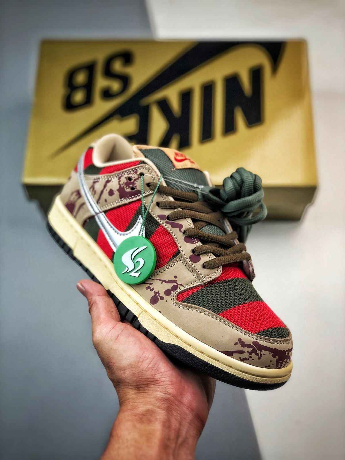 Custom SB Dunk Low “Freddy Krueger”