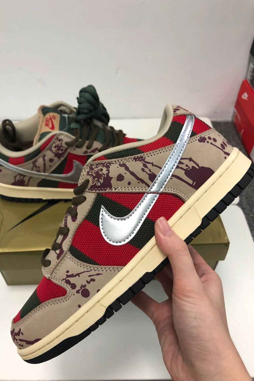 Custom SB Dunk Low “Freddy Krueger”