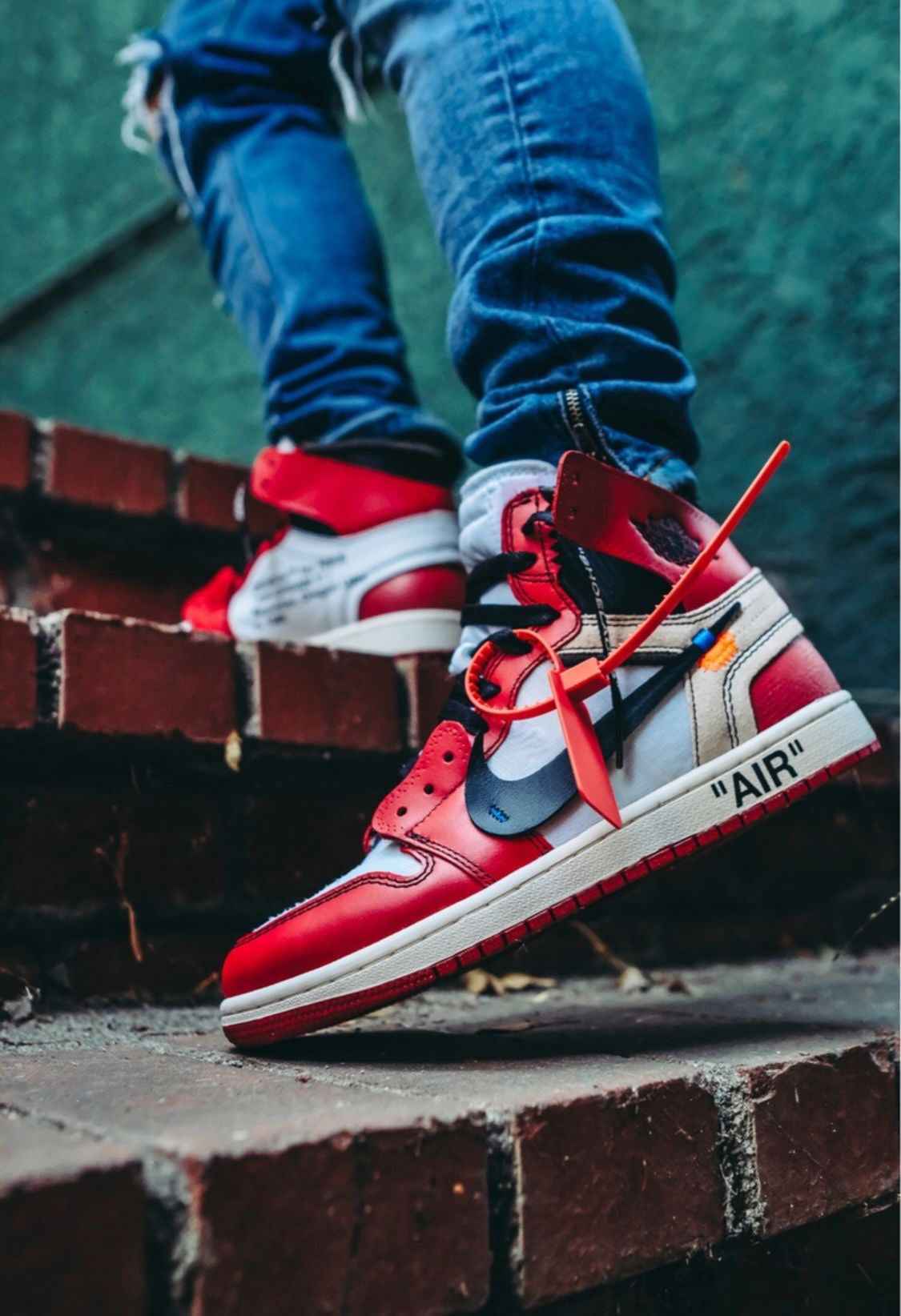 Custom Air Jordan 1 OFF-White Chicago Sneakers