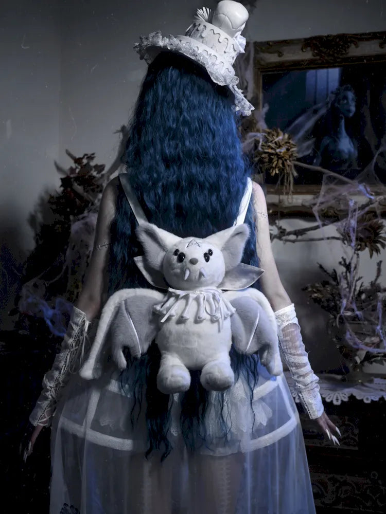 Gothic bat plush backpack with white faux fur - Wolvess