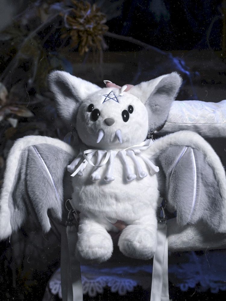 Gothic bat plush backpack with white faux fur - Wolvess