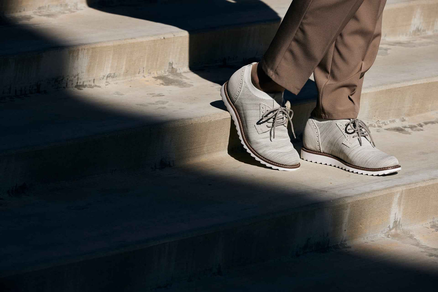 CALTO - J1505 - 3.2 Inches Taller (Cream) Tallmenshoes.com