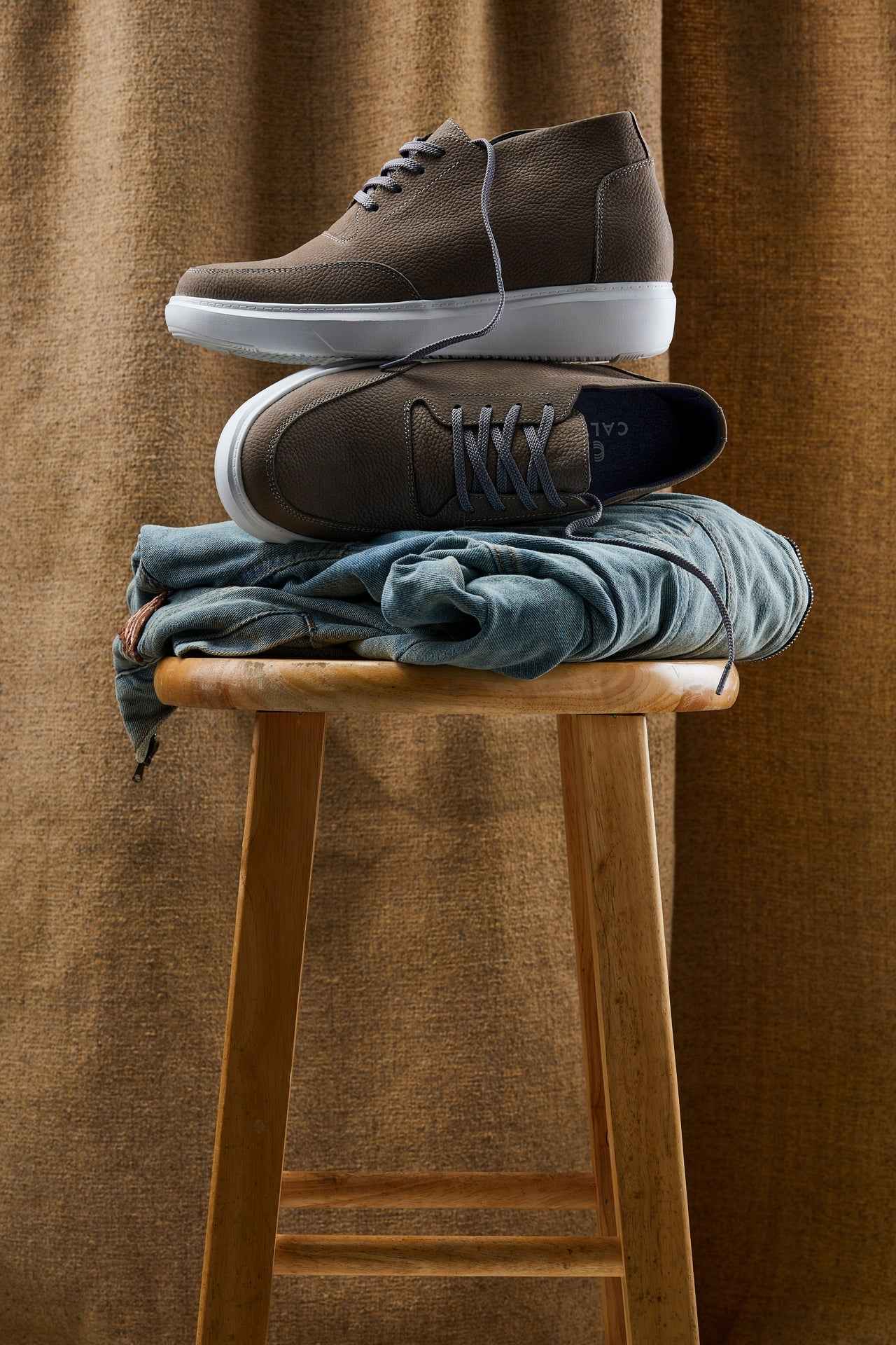 CALTO - J1771  - 3.2 Inches Taller (Grey) - Casual Chunky Sole Boots – Soft Pebble Grain Nubuck Leather Tallmenshoes.com