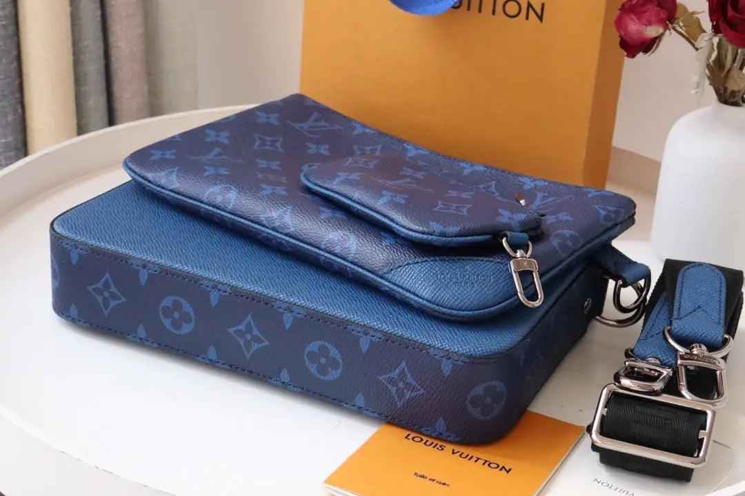 LV Taigarama Trio Monogram M30848