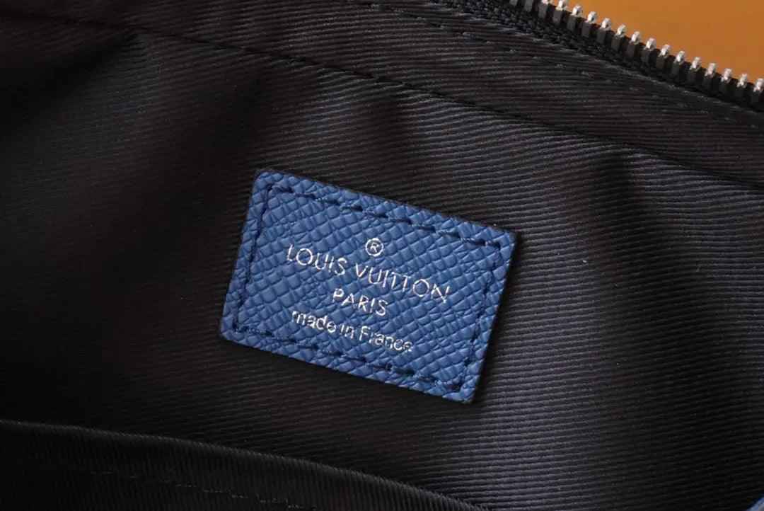 LV Taigarama Trio Monogram M30848